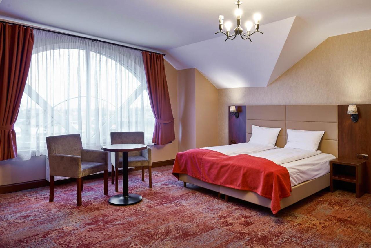 Hotel Dwor Galicja Stalowa Wola Exterior foto
