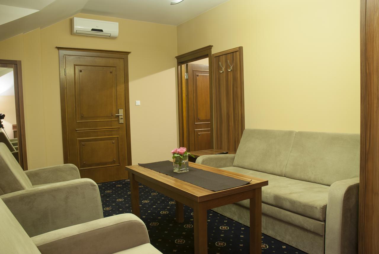 Hotel Dwor Galicja Stalowa Wola Exterior foto